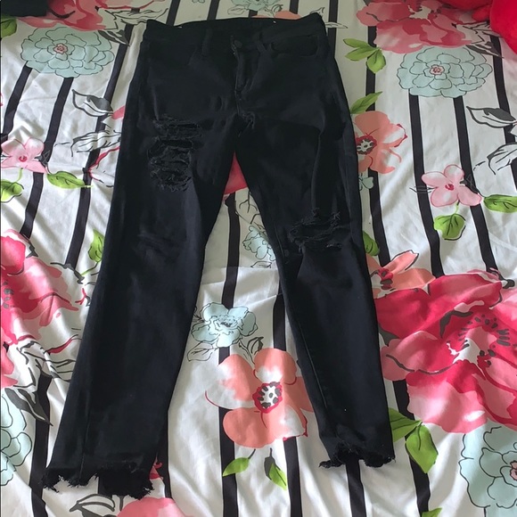 American Eagle Outfitters Pants - Black american eagle jeans size 6 regular!!